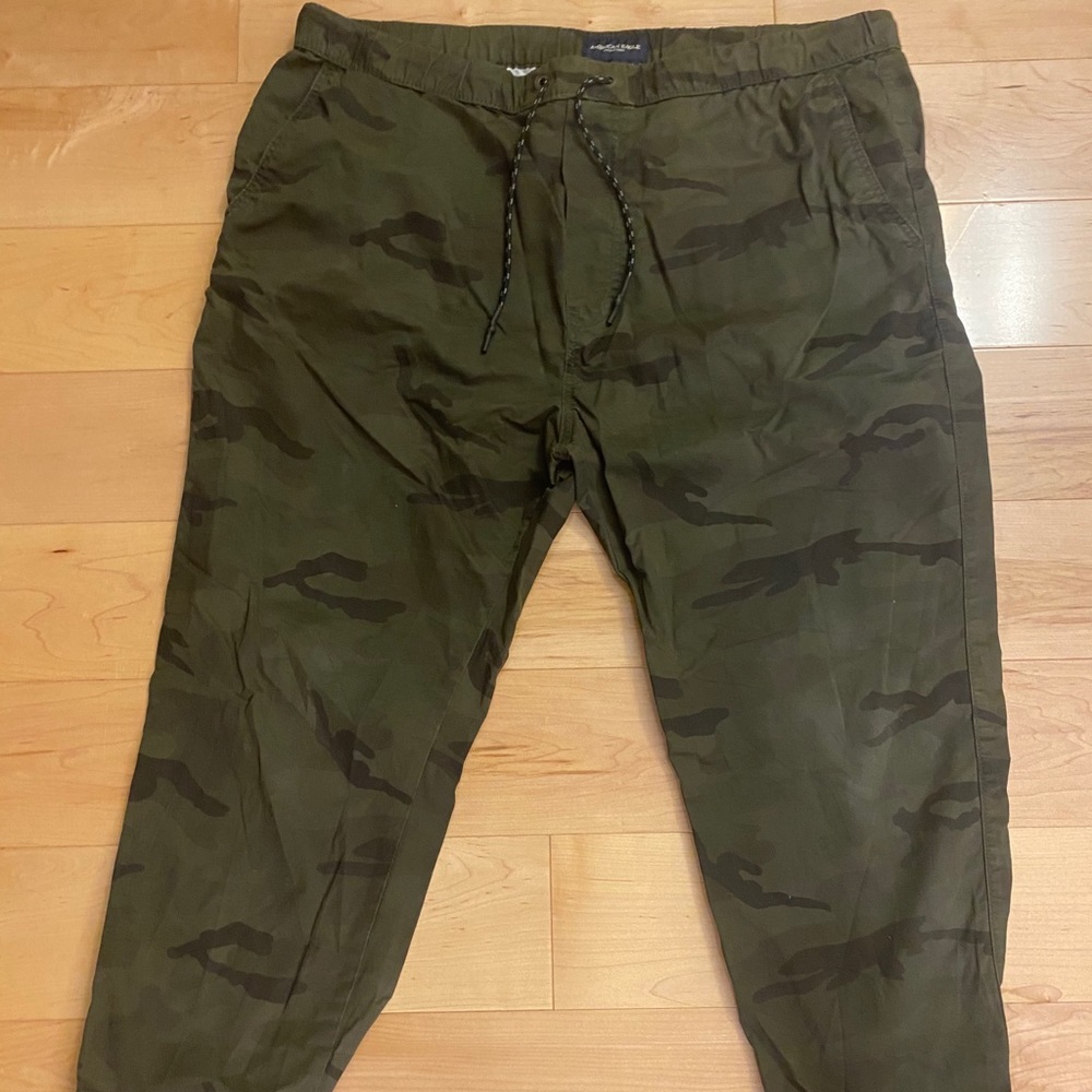 American Eagle Camo Joggers